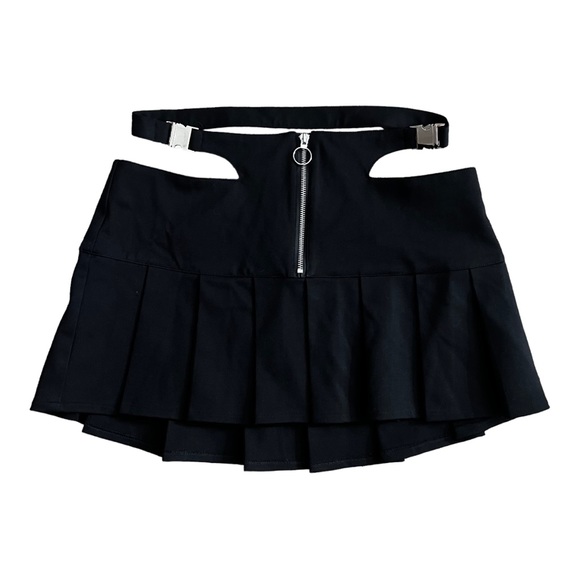 Dolls Kill Dresses & Skirts - Dolls Kill Poster Grl No Contest Black Pleated Skirt size X Large